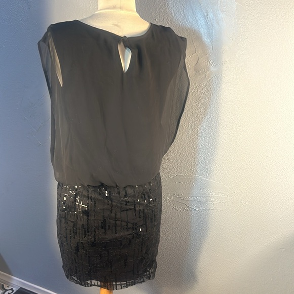 Black short dress by Guess size 8 - Picture 5 of 6